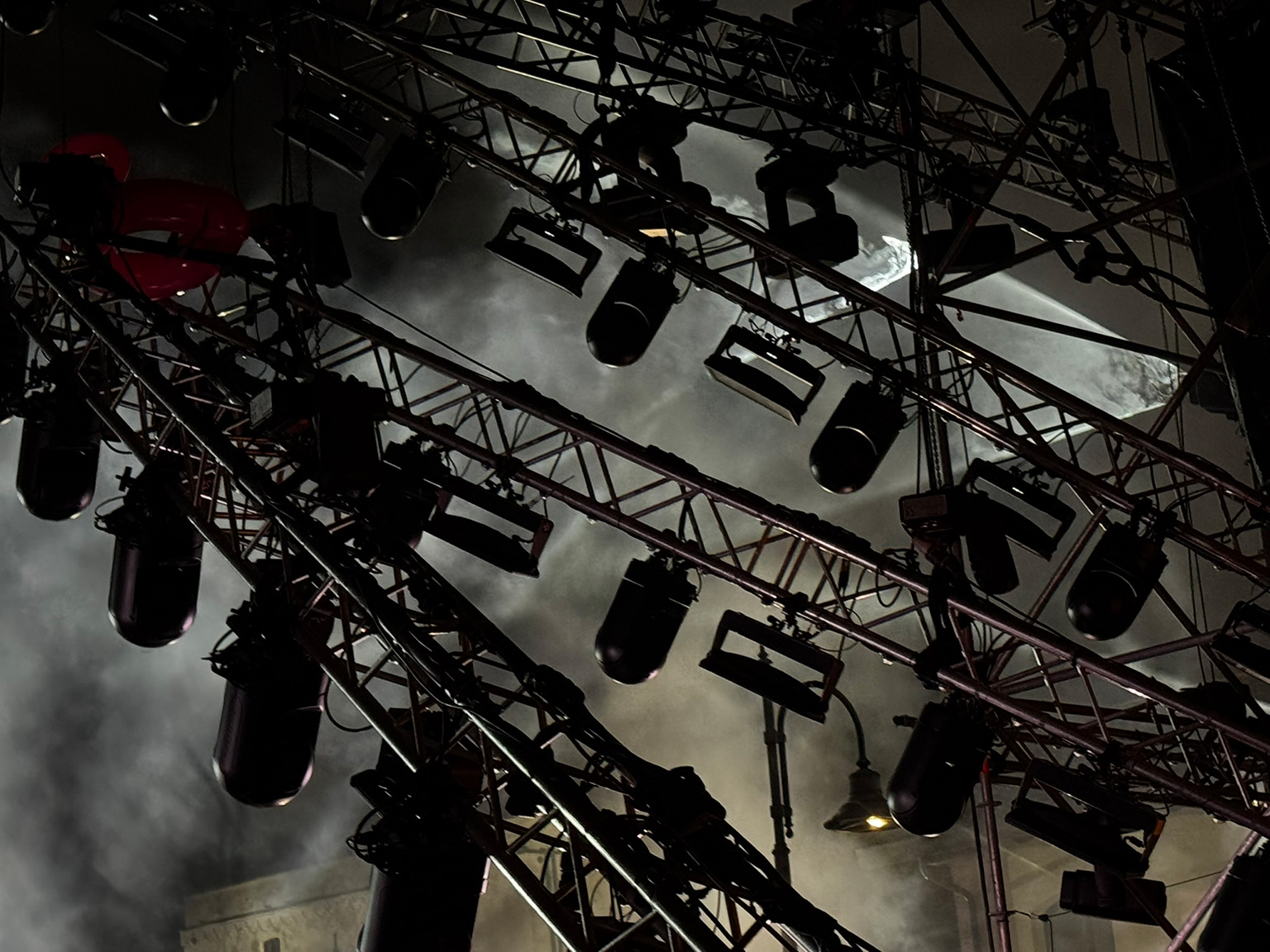 SERVIZI Professional Equipment Rental Noleggio Service Audio Video Luce Light Tecnici Technichian Eventi Aziendali Convention Sfilate Moda Fashion Milan Brianza Monza Italy Yamaha Pioneer d&b Shure Sehnneiser Martin Audio Meyer Sound EAW Bose Riedel GreenGo Bolero Avolites MA Light Claypaky SGM Lupo ETC Roxx Analogway Blackmagic Panasonic Epson Wave&Co Samsung CDJ Mixer Consolle